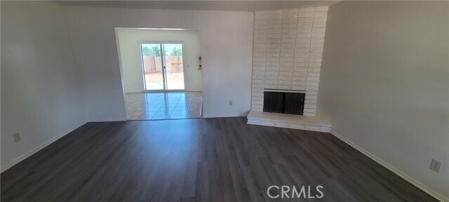 Building Photo - 421 Royal Cir