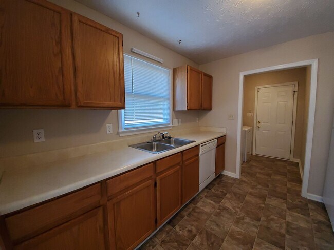 Building Photo - 8714 Tangletree Dr