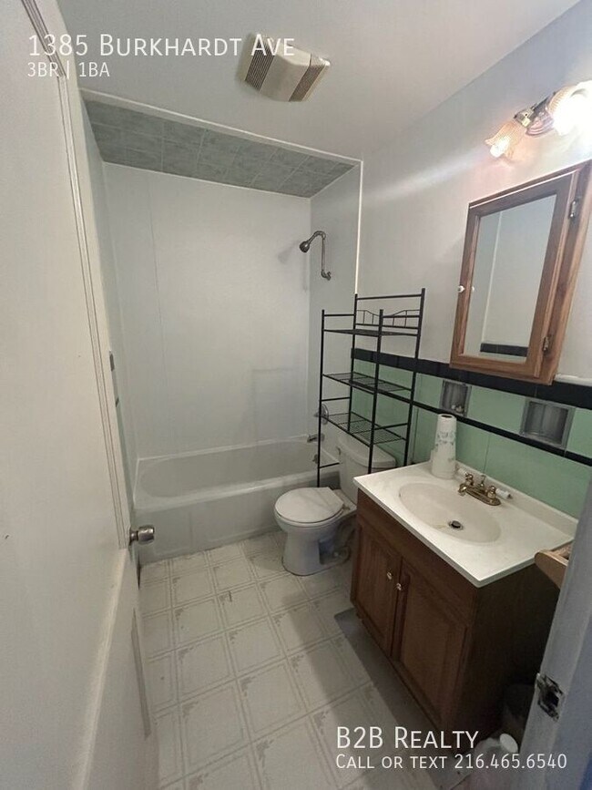 Building Photo - 1385 Burkhardt Ave