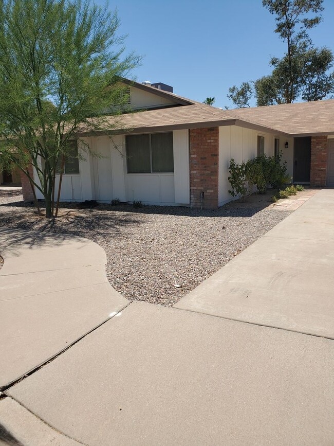 Building Photo - Dobson Ranch