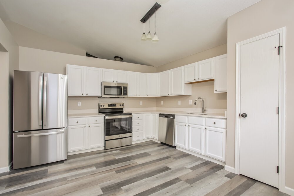 Building Photo - 445 Oak Meadow Dr