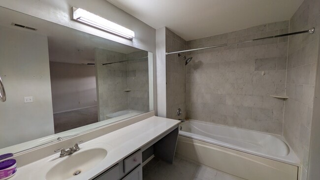 Building Photo - 205 Key Largo Dr