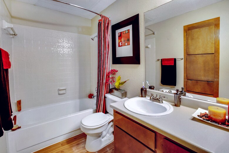 Building Photo - 1003 Justin Ln