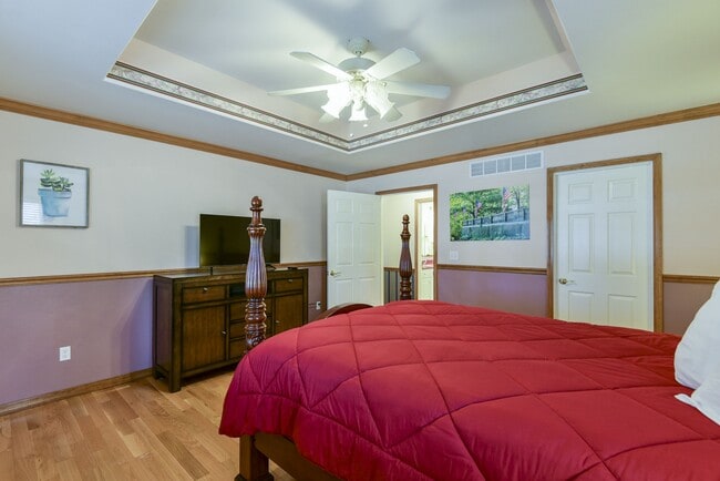 Building Photo - 5558 State Hwy 265