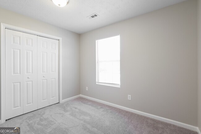 Building Photo - 35 Summer Breeze Ct