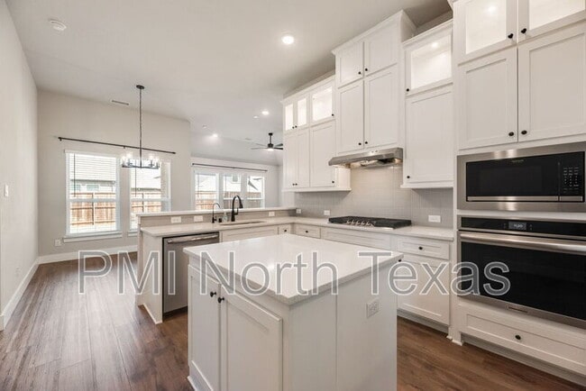 Building Photo - 6237 White Creek Drive