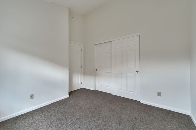 Building Photo - Updated 3 Bedroom Home with 3-Car Garage i...