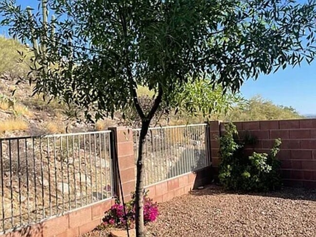 Building Photo - 4302 N Sunset Cliff Dr