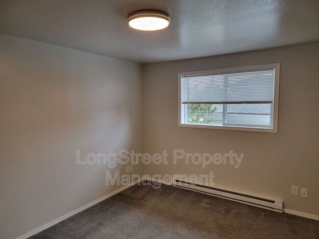 Building Photo - 1622 College St