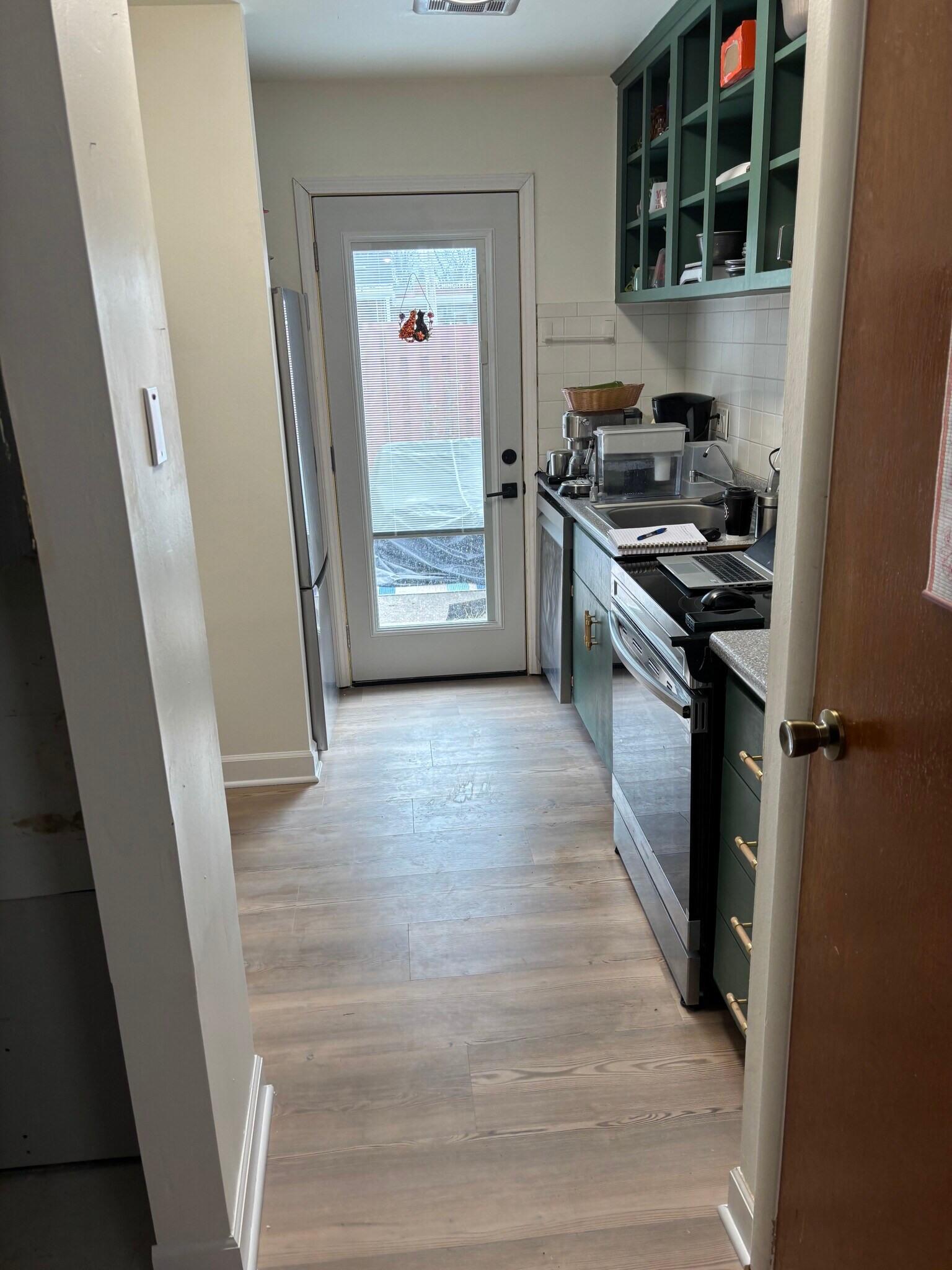 Galley kitchen - 701 Ferndale Ct