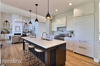 Building Photo - 4225 Timberline Dr S