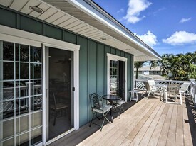 Building Photo - 835 N Kalaheo Ave
