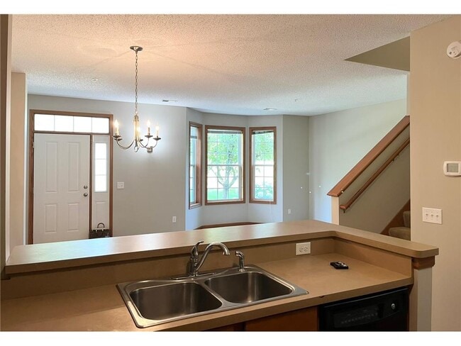 Building Photo - 7211 Jewel Ln N