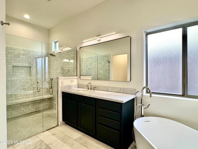 Building Photo - 5926 N Campo Abierto