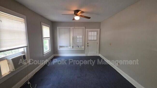Building Photo - 918 E Lime St