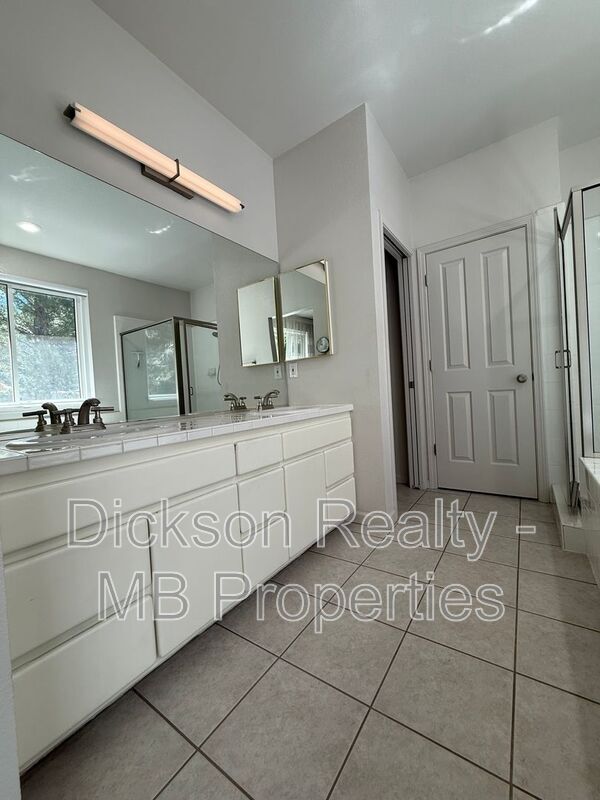 Building Photo - 4550 Lynnfield Ct
