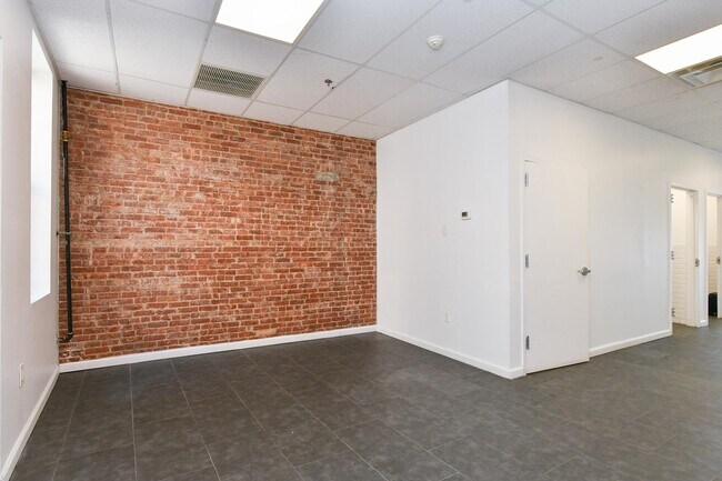 Building Photo - 2707 Bergenline Ave