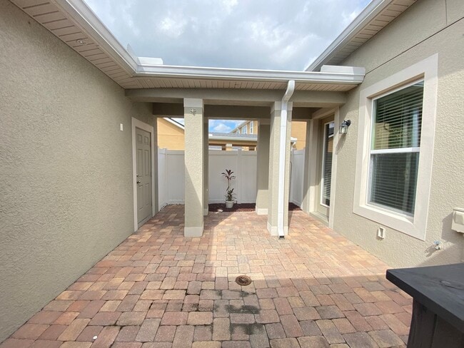 Building Photo - WINDERMERE TRAILS - 3BR/2.5BA PLUS DEN - WALK TO THE PARK