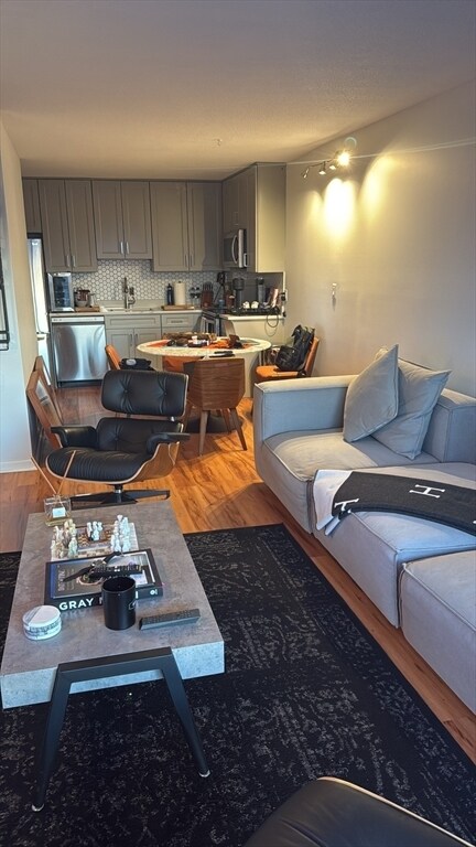 Building Photo - 164 Galen St