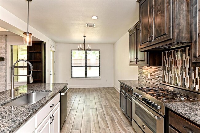 Building Photo - 224 Charli Cir