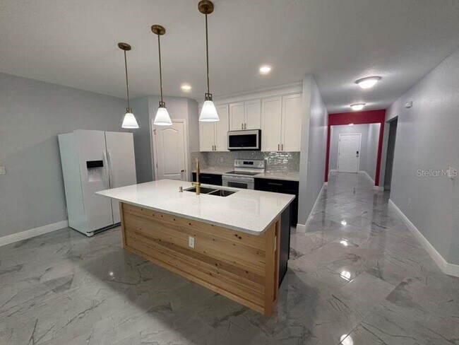 Building Photo - 1174 Haines Dr