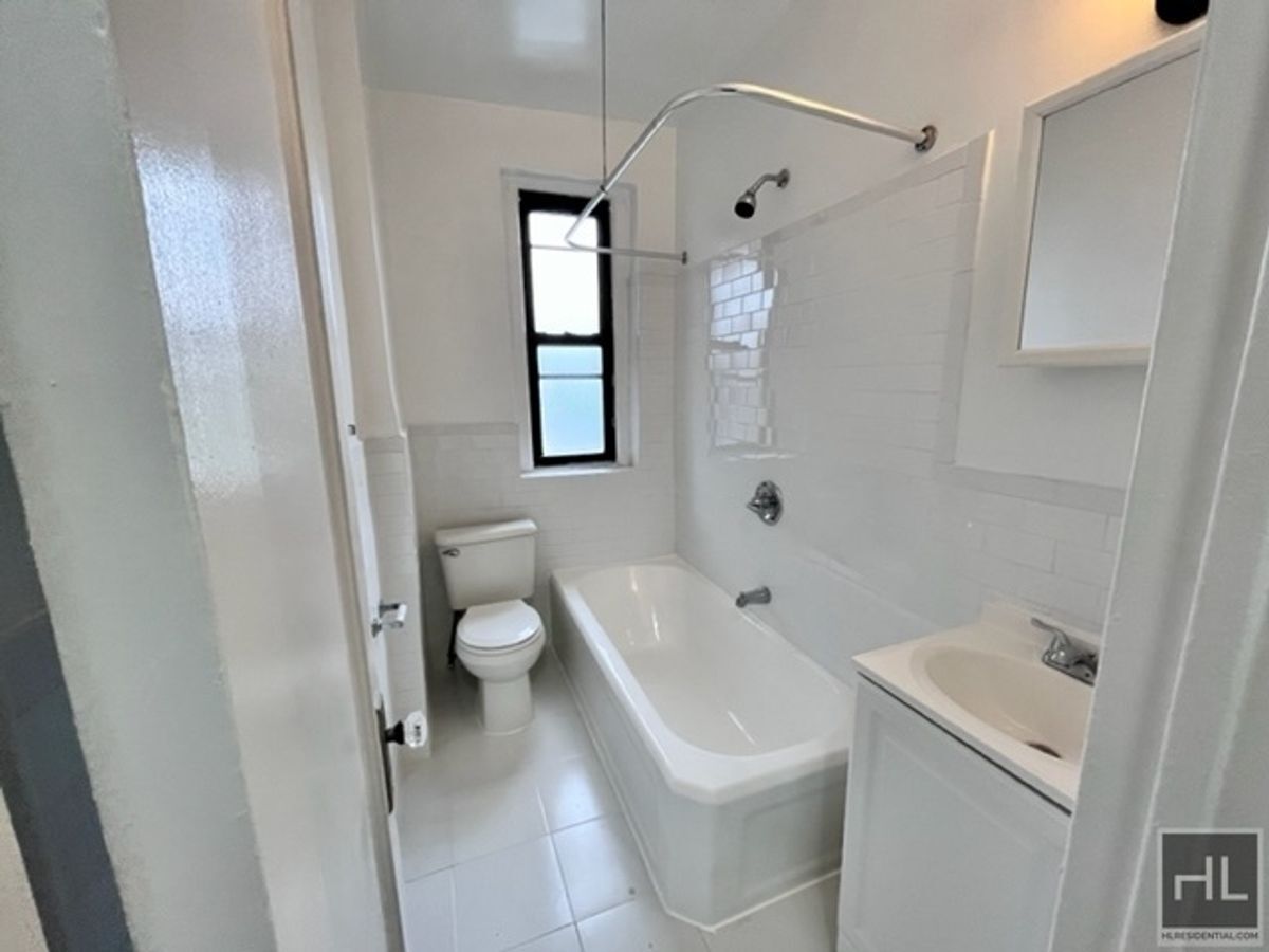 Building Photo - BROADWAY