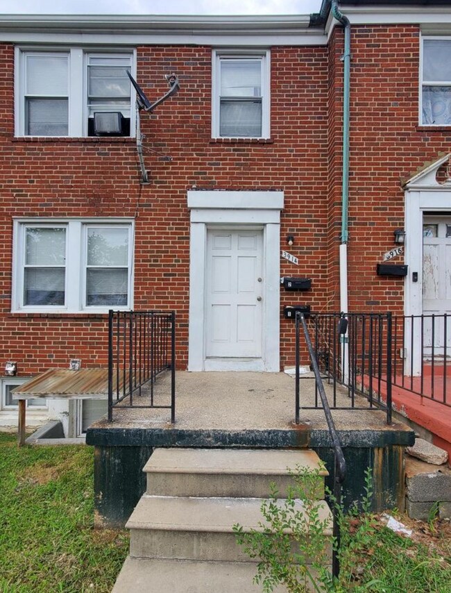 Building Photo - 3914 Erdman Ave