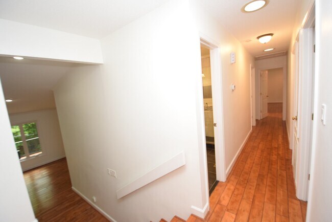 Building Photo - 23 Copper Hill Ct