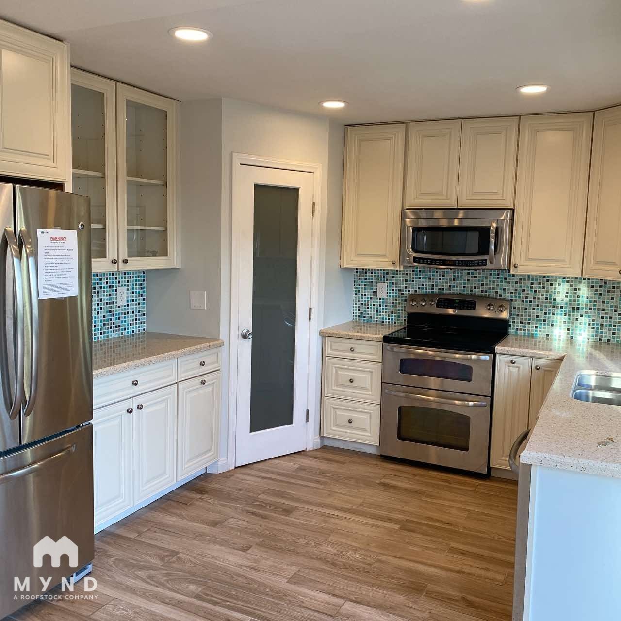 Building Photo - 8239 Water View Ct