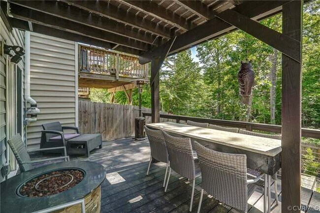 Building Photo - 441 Creekwillow Dr