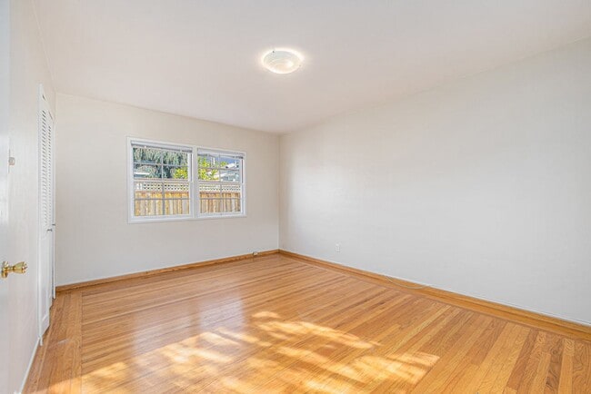 Building Photo - 3125 Fernside Blvd
