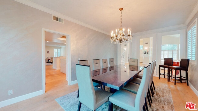 Building Photo - 4950 Densmore Ave