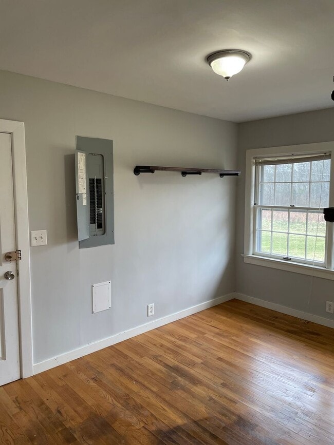 Building Photo - Executive 3/3 House in Coosa on Acreage $1...