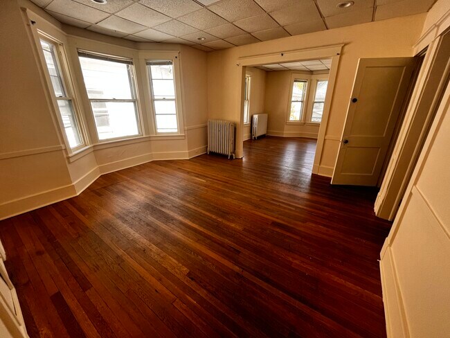 Building Photo - 816 Myrtle Ave