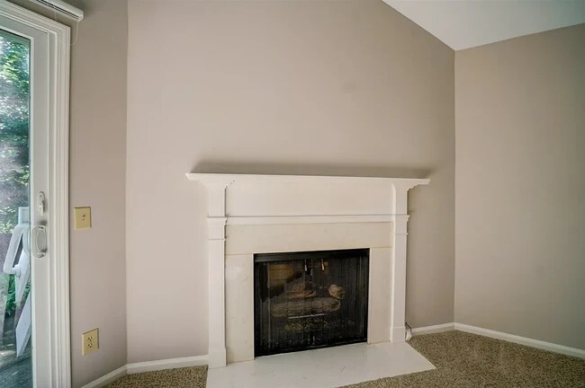 Building Photo - 11 Gray Birch Trl