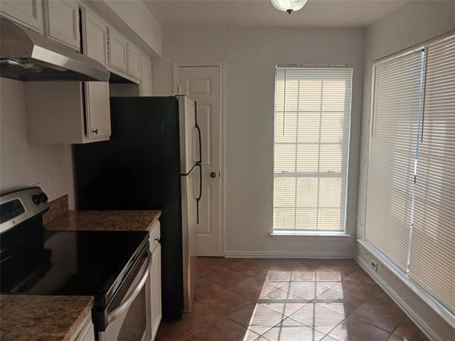 Building Photo - 9601 Forest Ln