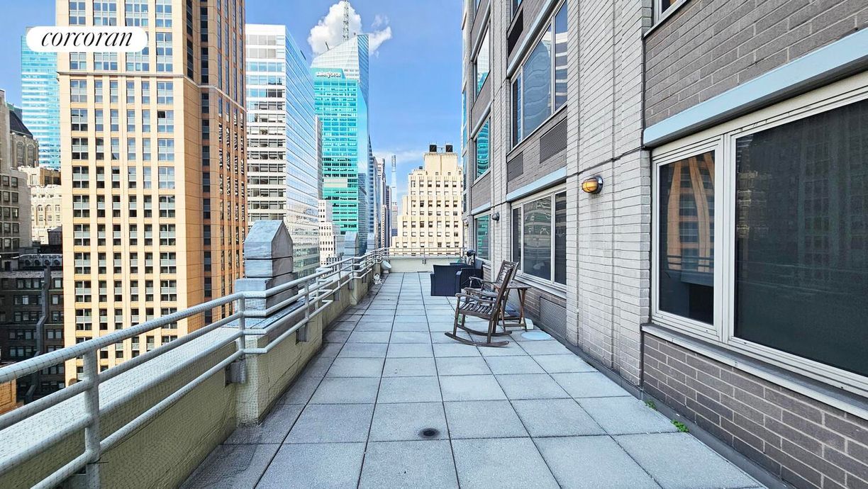 Building Photo - 66 W 38th St