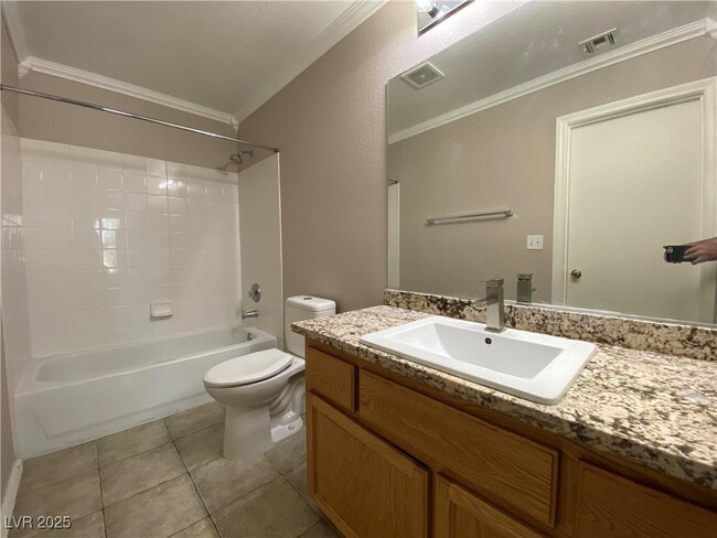 Building Photo - 9293 Adamshurst Ave