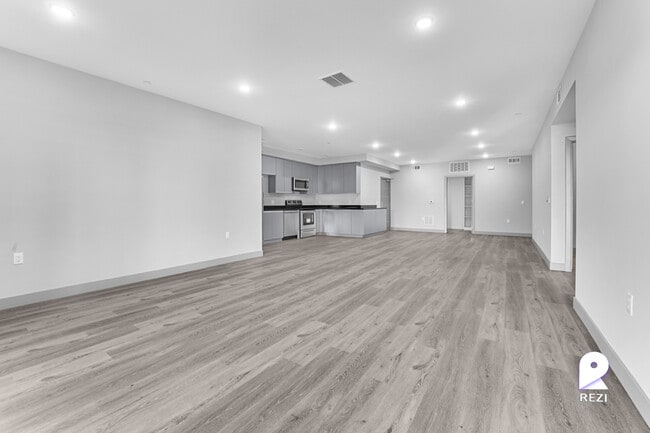 Building Photo - 7040 Woodman Ave