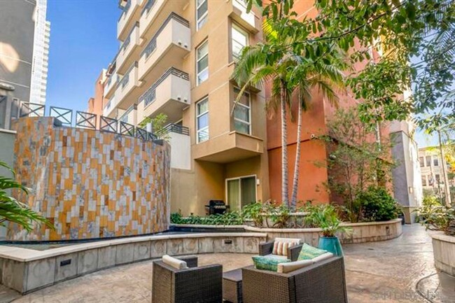 Building Photo - Beautiful & Spacious 1 Bed/1 Bath Condo fo...