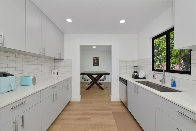 Building Photo - 2239 Worrington St