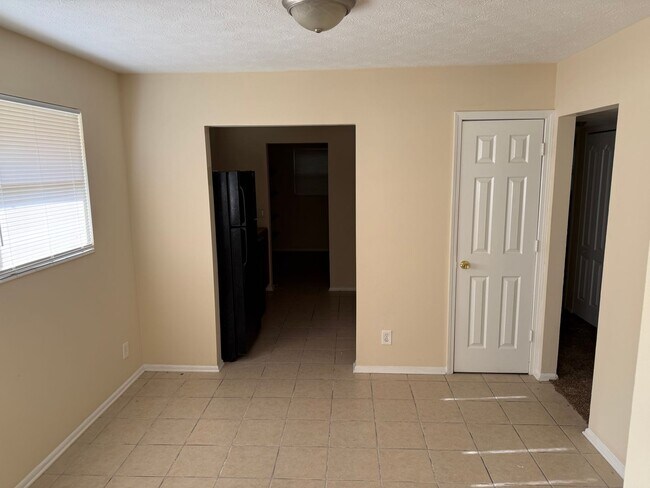 Building Photo - Move in ready 4 bedroom home!