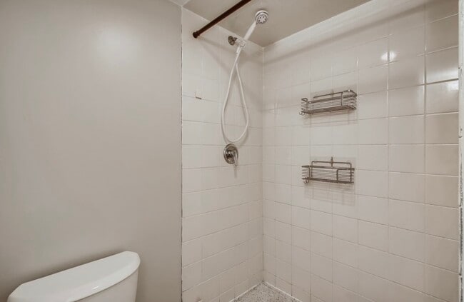 Building Photo - 722 S Oakley Blvd