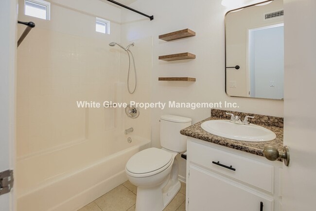 Building Photo - Lovely 2 Bedroom Condo in Mission Viejo