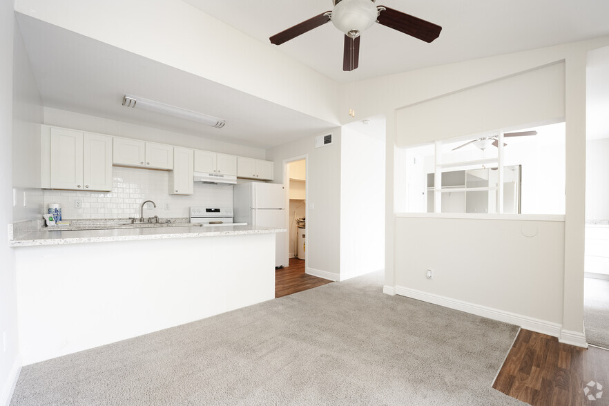 Malibu - 507SF - Studio - The Breakers Apartments