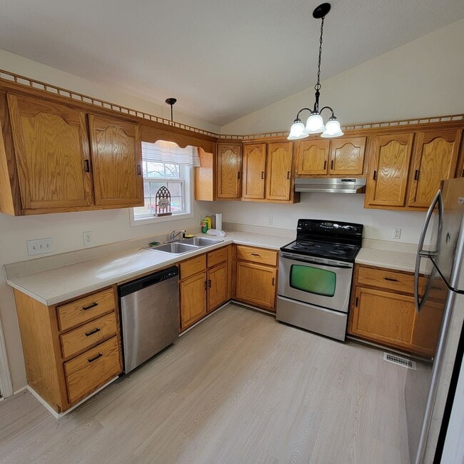Building Photo - 3 Bedroom, 2 Bathroom-Updated-Rental-Cooke...