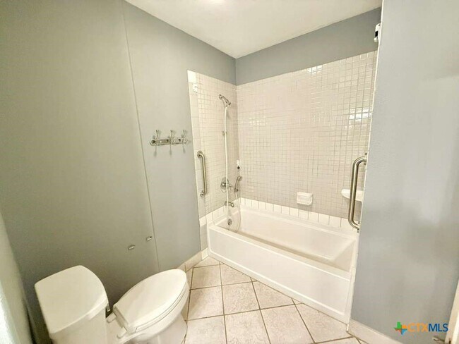 Building Photo - 103 Crestview Dr