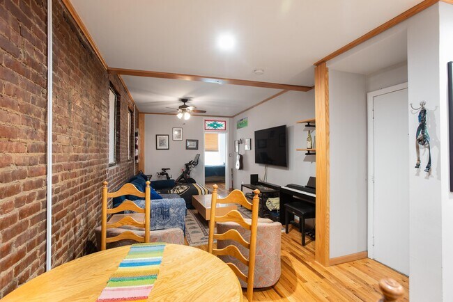 Building Photo - 222 Willow Ave
