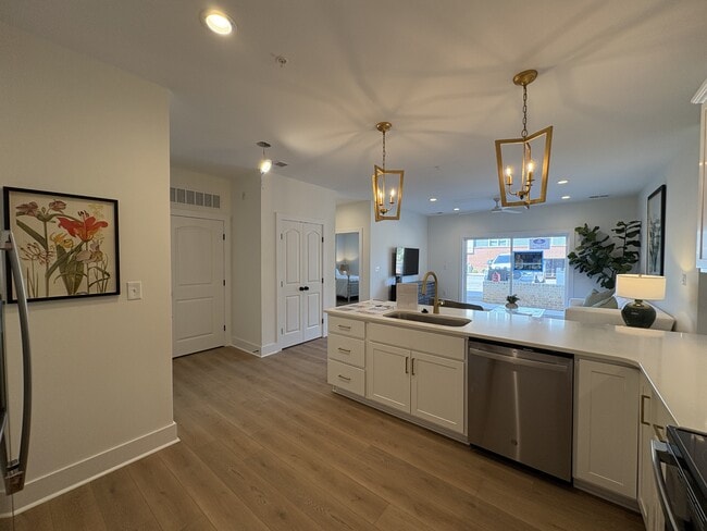 Building Photo - 420 Capstone Dr