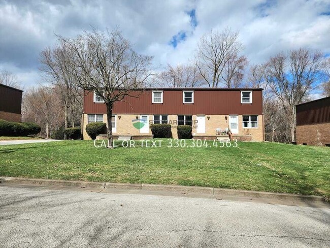 Building Photo - 157 Elm St NE